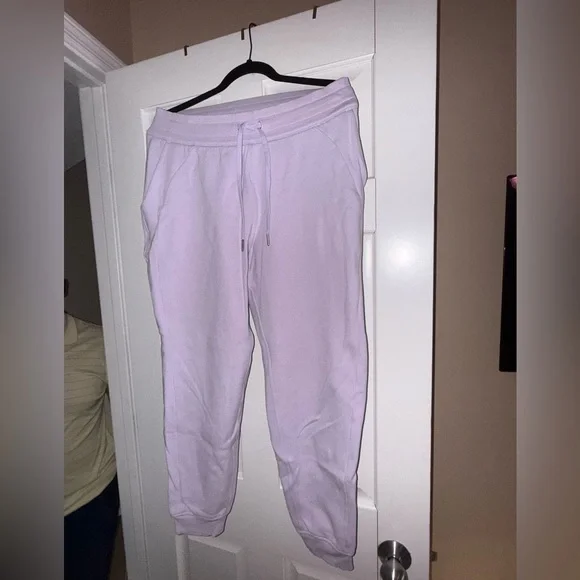 Lululemon Light Purple Scuba High Rise Jogger Sweatpants 10 - Picture 1 of 3